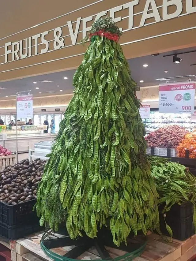 6 Kreasi Pohon Natal Dari Buah dan Sayur Ini Unik Banget