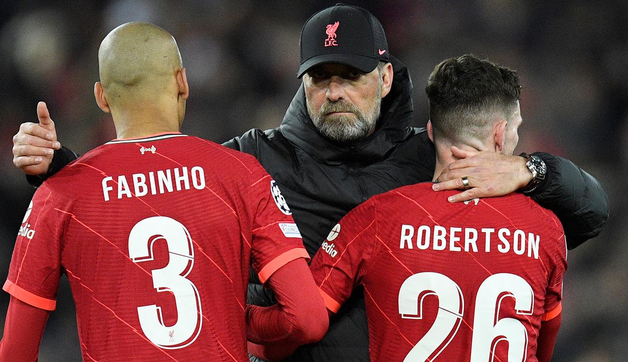 <p>Jurgen Klopp. Pelatih asal Jerman berusia 54 tahun yang kini menjalani musim ke-7 bersama Liverpool ini akan adu taktik dengan Carlo Ancelotti di laga final keempatnya di Liga Champions. Di 3 laga final sebelumnya, 1 kali dilakoninya bersama Borussia Dortmund pada musim 2012/2013 dan 2 kali bersama Liverpool di musim 2017/2018 dan 2018/2019. Hanya di musim 2017/2018 ia meraih gelar juara bareng The Reds, sementara dua laga final lainnya berujung kekalahan. (AFP/Oli Scarff)</p>