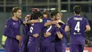 Pemain Fiorentina merayakan gol yang dicetak Federico Bernardeschi ke gawang Spurs dalam leg pertama babak 32 besar Liga Europa di Stadion Artemio Franchi, Italia, Jumat (19/2/2016) dini hari WIB. (AFP/Andreas Solaro)