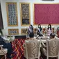 Wali Kota Cirebon Nashrudin Azis saat bertemu Puteri Indonesia perwakilan Jawa Barat
