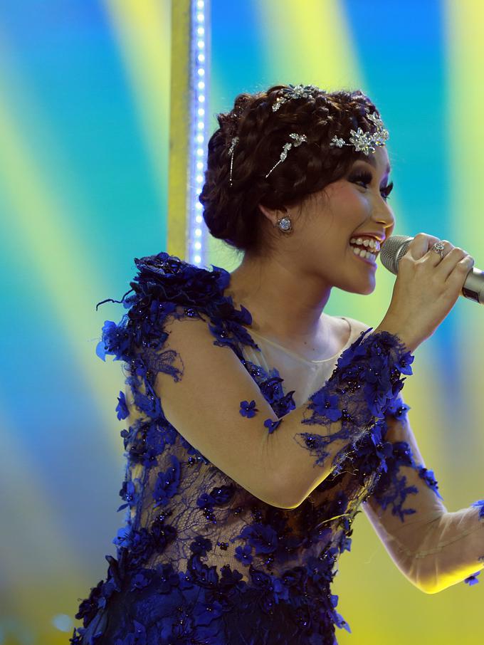 Lirik Lagu Ayu Ting Ting 'Suara Hati' - News ...