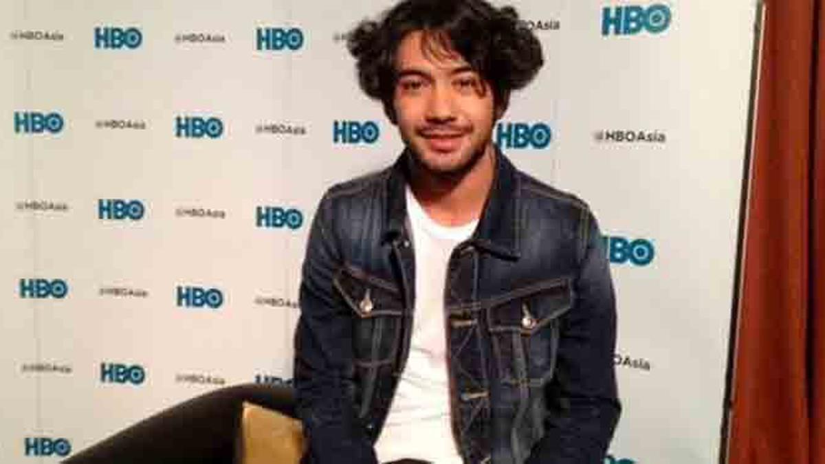 Perankan Wartawan, Reza Rahadian Tak Butuh Riset