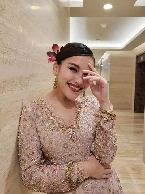 Baju Kurung Moden Seksi Ibu Muda Cantik