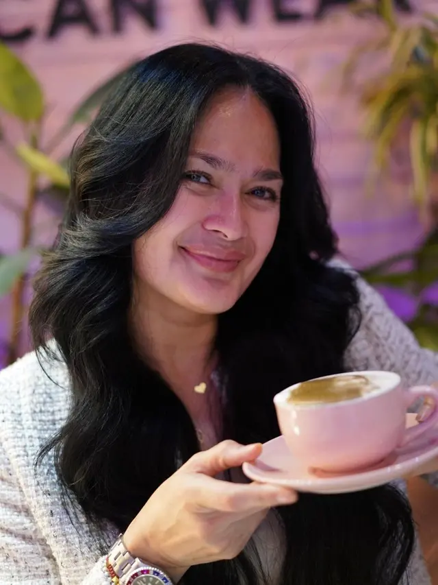 Donna Harun punya rambut sehat (Instagram/donnaharunofficial)