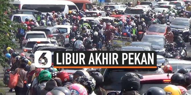 VIDEO: Lalu Lintas di Puncak Bogor Macet Parah