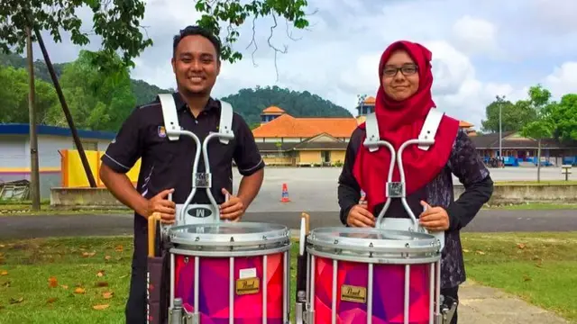 Usai Akad Nikah, Pasangan Pengantin Ini Spontan Ikut Main Drum. (Sumber: Instagram/farzanah.mineko)