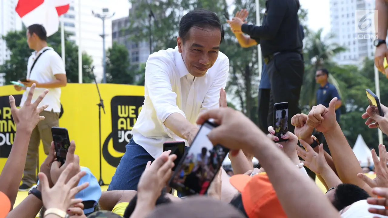 Usai Hadiri Deklarasi, Jokowi Sapa Pendukungnya