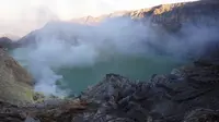 Panorama keindahan kawah Gunung Ijen, Jawa Timur, (20/10/2014). (Liputan6.com/Helmi Fithriansyah)