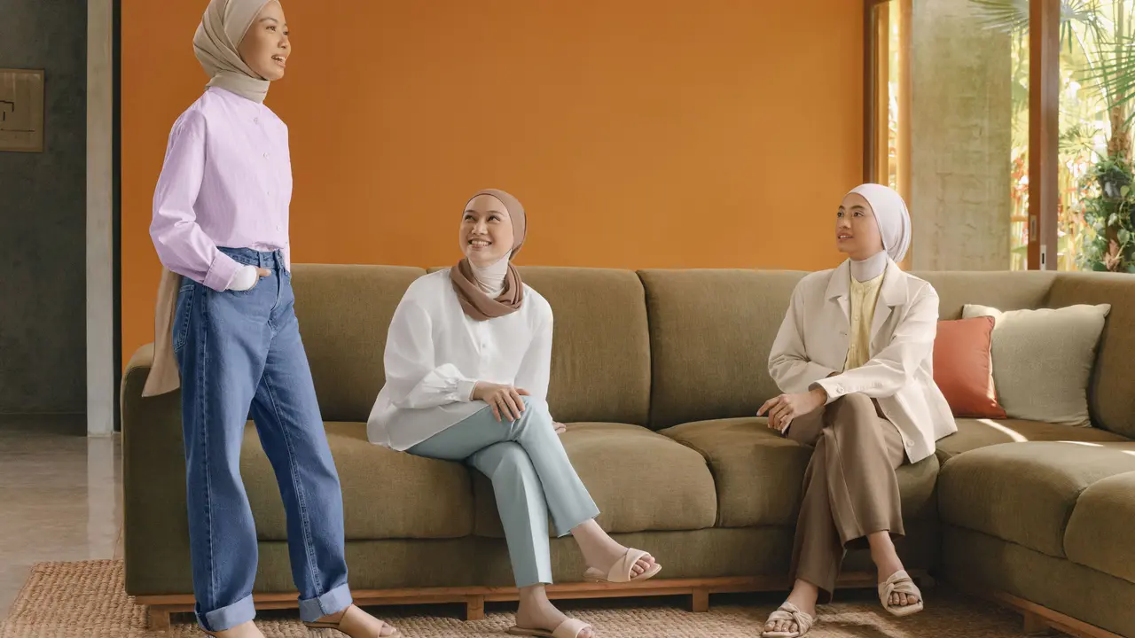 Inspirasi Outfit Berhijab Sederhana dari Ayudia C, Melody Laksani, dan Nadhifa Allya Tsana untuk Aktivitas Sehari-hari