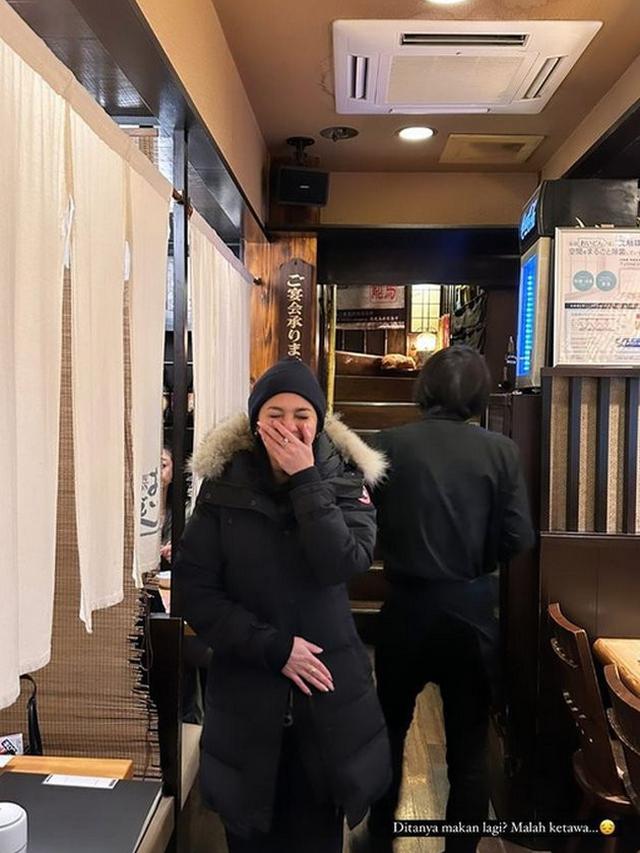 Potret Naysila Mirdad dan Fito Hutagalung Saat Liburan Ke Jepang, Curi Perhatian