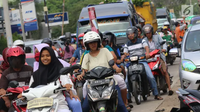 Arus Mudik 2017, Pasar Tumpah Bangkir Indramayu Padat
