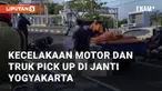 Beredar video viral terkait kecelakaan antara motor ninja dan truk pick up. Kecelakaan ini terjadi pada Rabu (5/6/2024) sekitar pukul 16.00 WIB