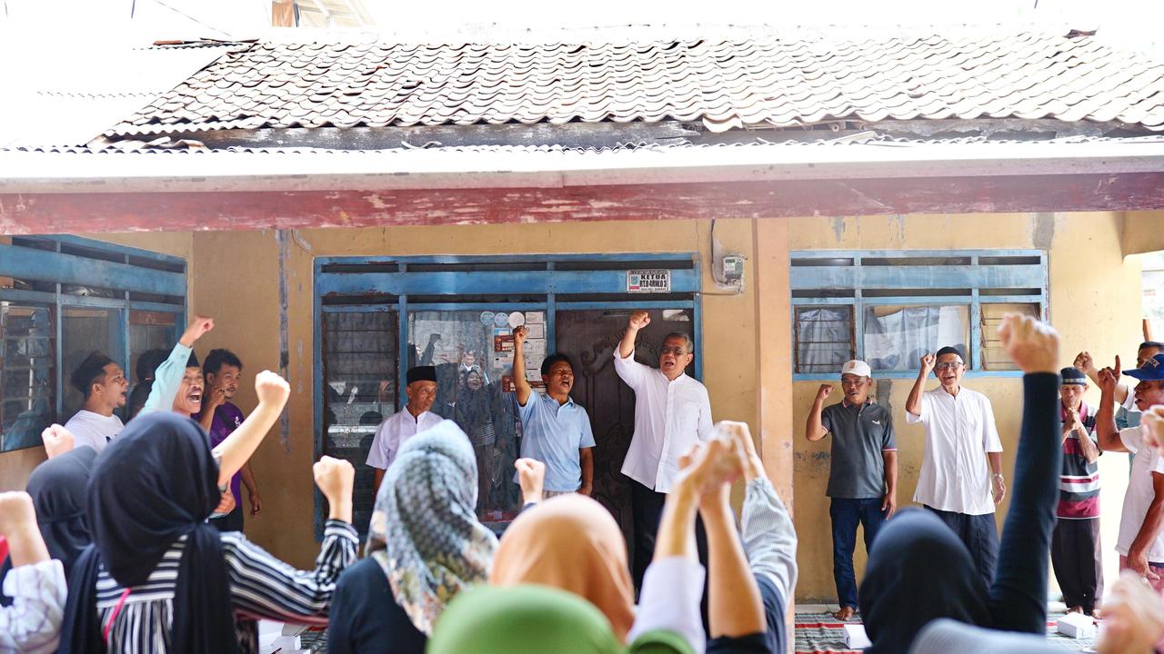 Calon Wali Kota Tangerang Selatan (Tangsel), Benyamin Davnie saat berkampanye di Kranggan, Kecamatan Setu, Jumat (18/10/2024).