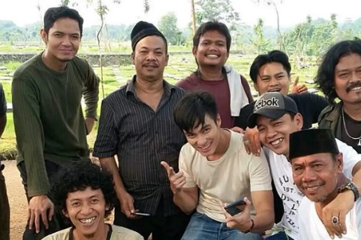 Gali Lobang Tutup Lobang 