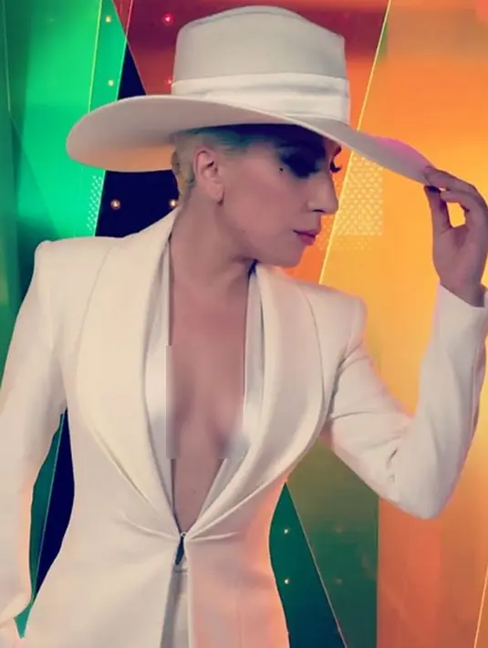 Selena mengatakan bahwa apa yang  disampaikannya jujur dari hati yang paling terdalam. Dirinya merasa beruntung karena memiliki kesempatan berbagi cinta dengan orang-orang yang selalu medukungnya. (Instagram/Ladygaga)