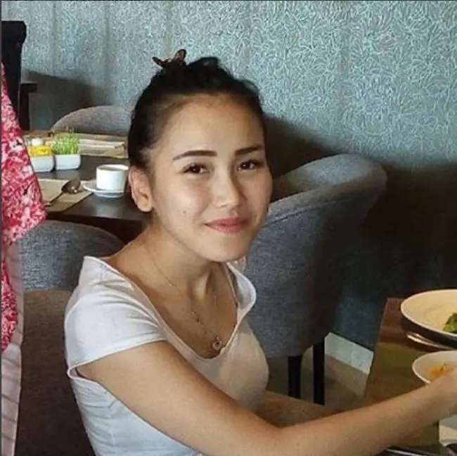 Ayu Ting Ting pamer senyuman (Foto: Instagram)