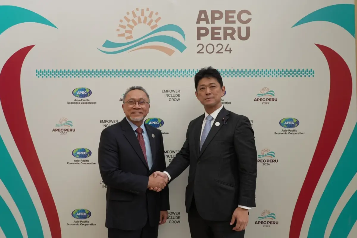Menteri Perdagangan melakukan pertemuan dengan Wakil Menteri Parlemen Urusan Luar Negeri Jepang Komura Masahiro di Arequipa, Peru.