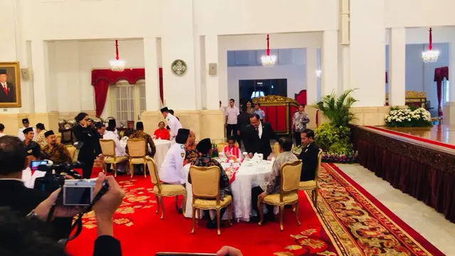 Presiden Jokowi bertemu dengan Joni Gala di Istana