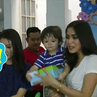 Setelah berlibur ke Eropa, Jessica Iskandar merayakan ulang tahun El Barack Alexander yang ke-2 di panti asuhan.