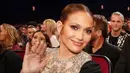 “Kami telah melakukannya! Kami telah menyelesaikan satu lagu bersama! Aku tak tahu jika kami akan melakukan lebih dari itu,” ucap Jennifer Lopez. (AFP/Bintang.com)
