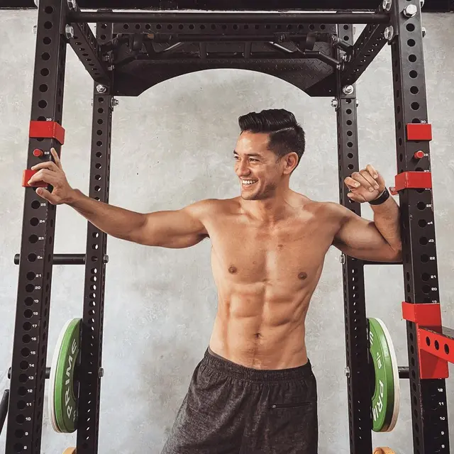 Andrew White Nge-gym
