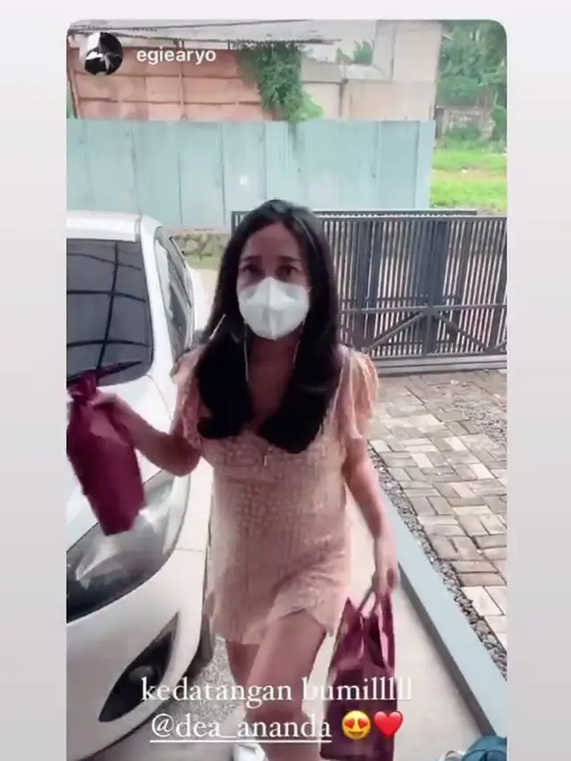 Hamil Usai 12 Tahun Nikah, Ini 6 Potret Dea Ananda Pamer Baby Bump