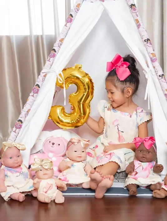 Ultah Anak Farah Quinn (Instagram/farahquinnofficial)