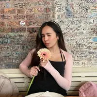 Setelah menyaksiksan NYFW, Beby Tsabina nampak bersantai menikmati udara New York [instagram/bebytsabina]