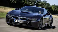 Model Majalah Dewasa Pilih Mobil Favorit? Ini Hasilnya
