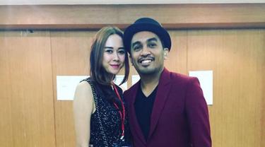 Foto Bareng Aura Kasih Glenn Fredly Diminta Tak Pindah Agama News Entertainment Fimela Com