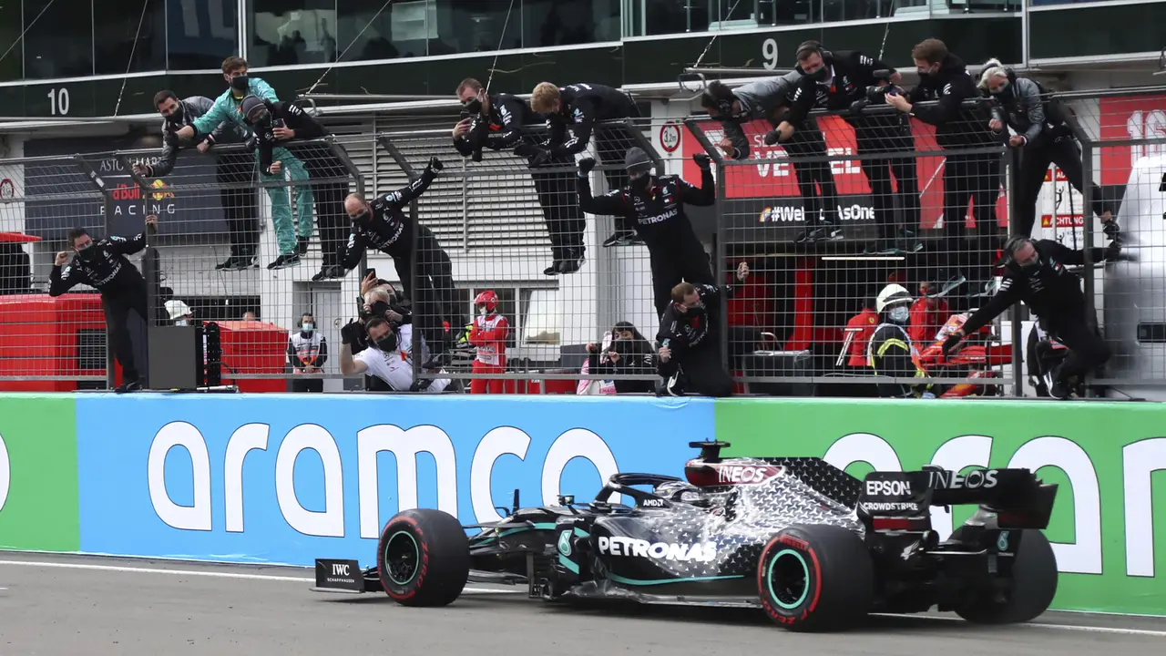 FOTO: Juara F1 GP Eifel 2020, Lewis Hamilton Samai Rekor Michael Schumacher