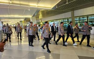 Kapolda Metro Jaya Asep Edi Suheri meninjau langsung kesiapan pengamanan dan pengawalan angkutan liburan Natal 2025 dan Tahun Baru 2026 (Nataru), di Bandara Internasional Soekarno-Hatta, Selasa (23/12/2025) (Istimewa)