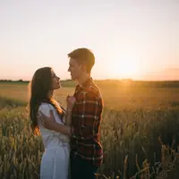 Ilustrasi pasangan cinta, romantis. (Photo by Leeloo Thefirst from Pexels)