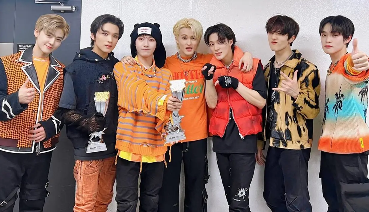 Penampilan NCT Dream sendiri selalu berhasil mencuri perhatian netizen. Melalui media sosial resmi, para member juga kerap membagikan momen saat berada di belakang panggung. (Liputan6.com/IG/@nct_dream)
