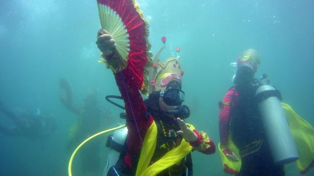 35+ Ide Gambar Anak Bermain Di Pantai Laut Sketsa - Tea ...