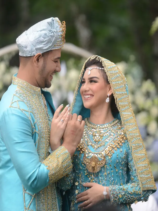 FOTO: Pernikahan Ammar Zoni dan Irish Bella Penuh Bahagia