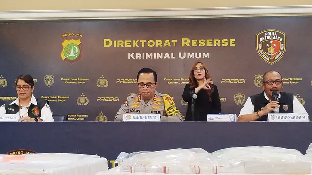 Polisi menangkap dan menetapkan tersangka Ria Agustina (33) selaku pemilik Tabib Kecantikan Ria Beauty.