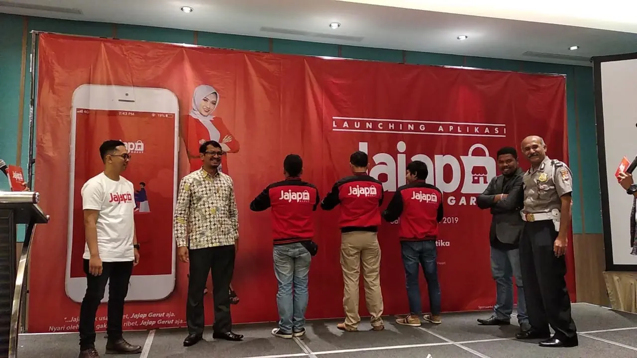 Nampak para ojek Jajap Garut tengah menggunakan jaket kebanggan saat launching produk kemarin