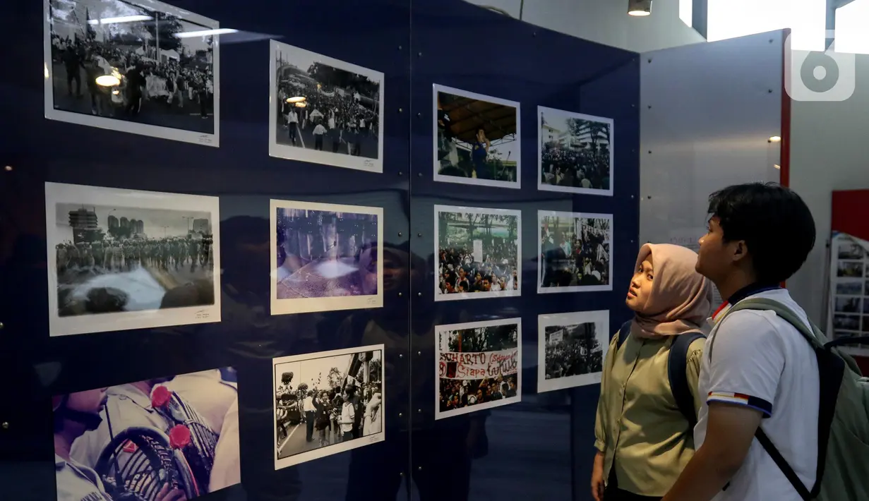 Bertempat di lobi Gedung Dr. Sjarif Thajeb, Universitas Trisakti Kampus A, Jakarta, museum ini menjadi pengingat bagi kita semua akan pentingnya demokrasi, keadilan, dan penghormatan terhadap hak asasi manusia. (Liputan6.com/Herman Zakharia)