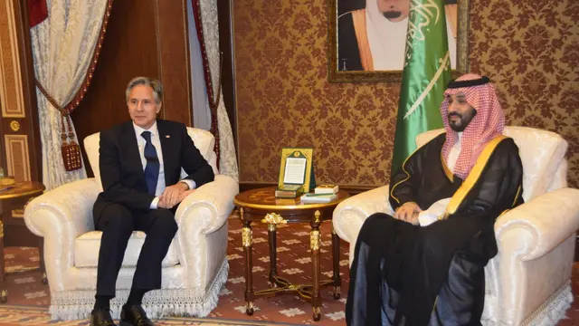 Pertemuan Menlu AS Antony Blinken dan Pangeran Arab Saudi Muhammad bin Salman (MbS).