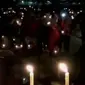 Aksi 1.000 lilin ini berjalan damai dan diakhiri dengan pembacaan doa. (Liputan 6 SCTV)