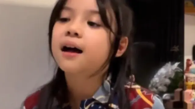 Gempi Belajar Menyanyikan Lagu Gala Bunga Matahari