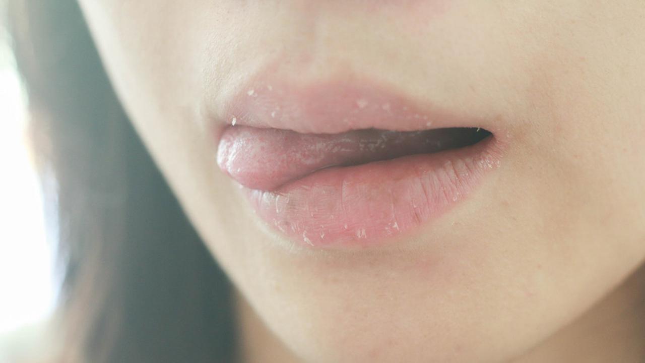 Cara Mengatasi Bibir Kering di Tengah Perubahan Iklim