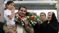 Ilmuwan nuklir Iran, Shahram Amiri, ketika tiba di Teheran pada 2010 lalu (AFP)