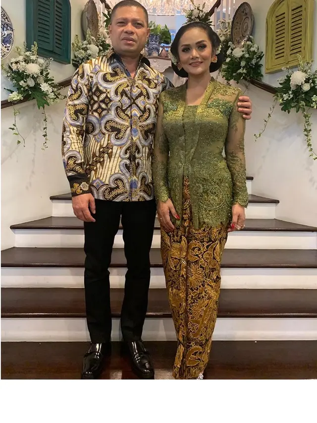 6 Gaya Krisdayanti saat Kenakan Kebaya, Cantik Nan Menawan