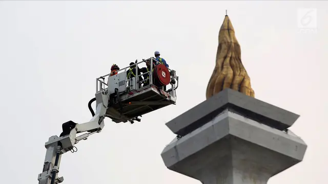 Yuk, Lihat Monas Lebih Dekat Naik Bronto Skylift Pemadam Kebakaran