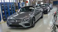 Proses produksi Mercedes-Benz E-Class di pabrik perakitan Mercedes-Benz di Wanaherang, Bogor.(Septian/Liputan6.com)