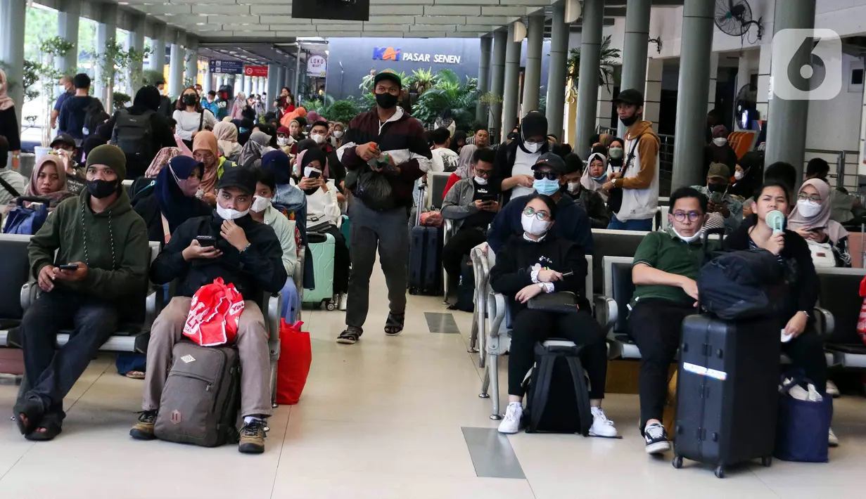 PDI Perjuangan juga akan menyiapak sebanyak 178 armada bus untuk membawa para pemudik pulang ke kampung halaman pada esok hari. (Liputan6.com/Herman Zakharia)