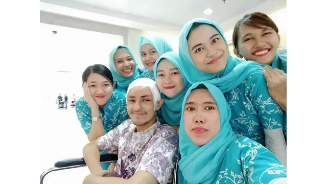 7 Momen Dylan Carr Diperbolehkan Jalan-jalan Pakai Kursi Roda