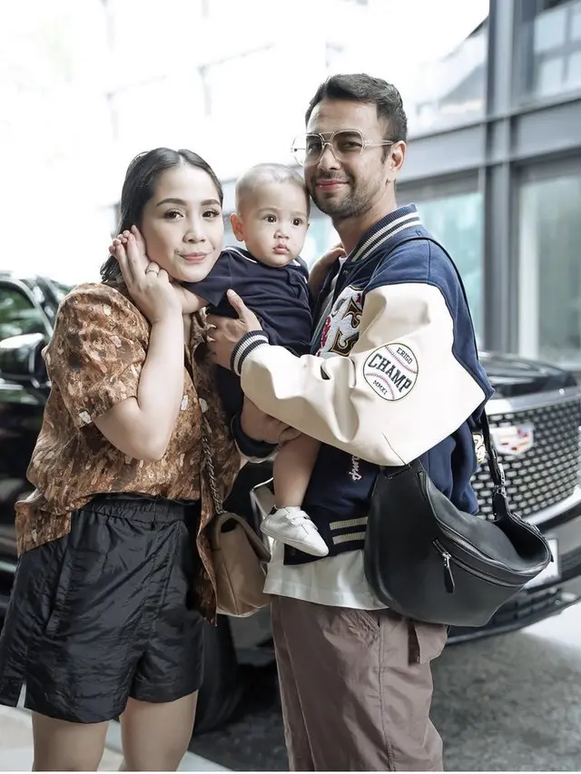 Tampilan Romantis Raffi Ahmad dan Nagita Slavina Saat di Amerika Serikat, credit: @raffinagita1717